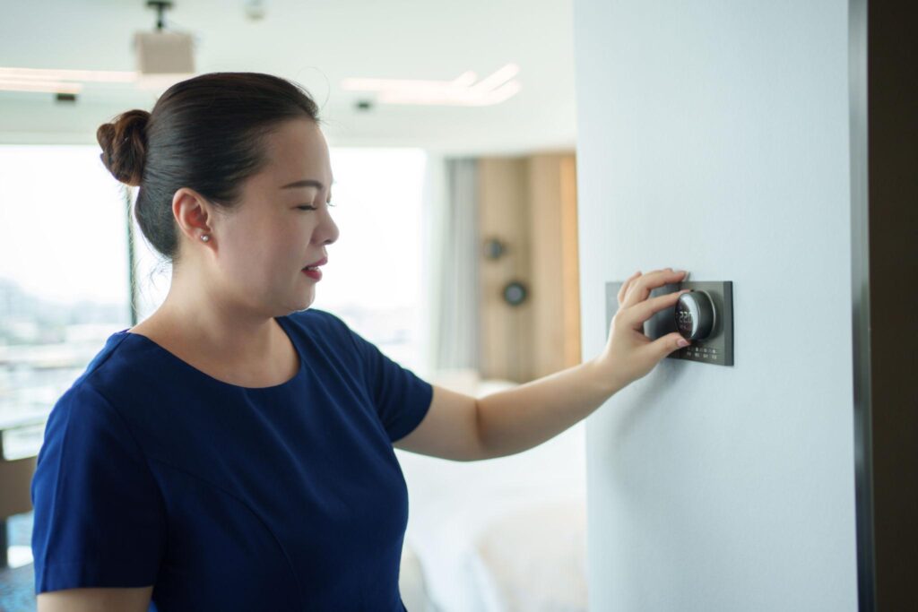 smart thermostat smartphone home comfort